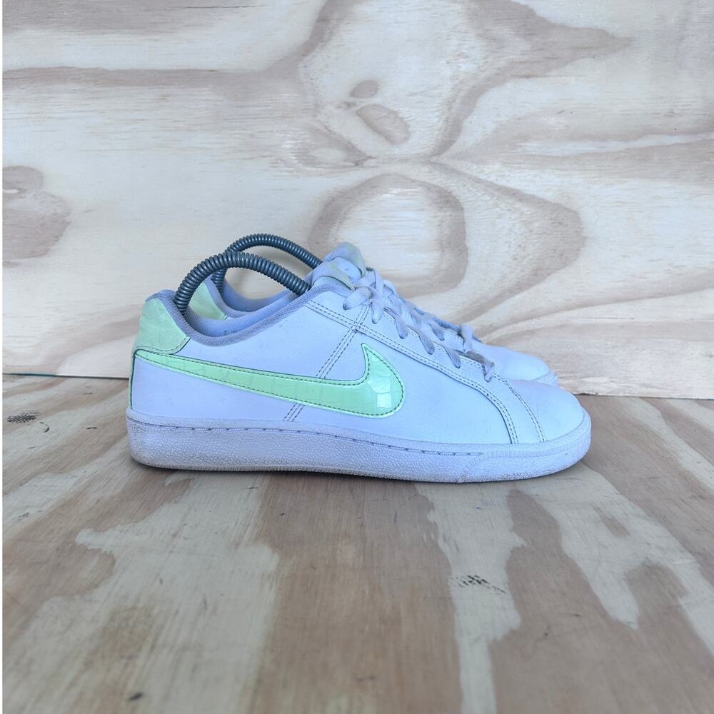 Nike - Court Royale Casual - Sneakers - White - Women's - 8.5 - 749867-121